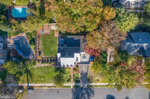 1023 Washington Ave, Tavistock NJ 08033-3605 exterior