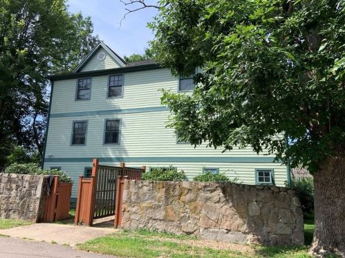 6 Lilac Dr, Westerly, RI 02891-1515