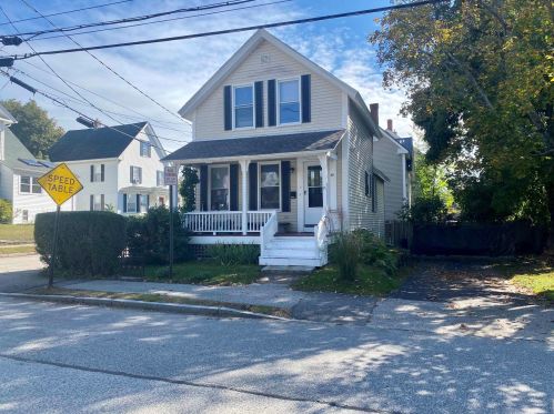 49 Thorndike St, Concord, NH 03301-3636