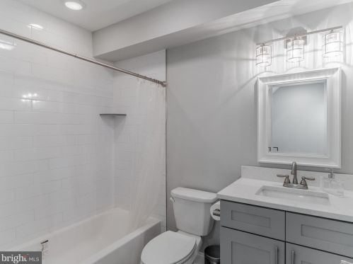 2131 10th St, Philadelphia PA 19148-5007 exterior