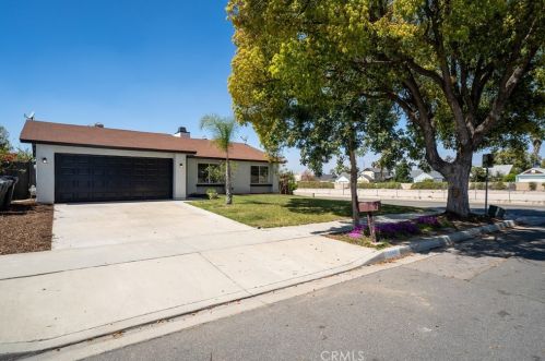 1101 Blue Ridge Ln, Colton, CA 92324-4701