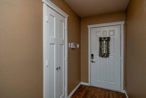 6904 Glenwood Dr, Fort Worth, TX 76182-4923