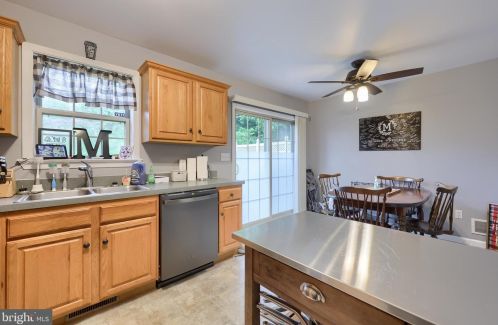 567 State St, Ephrata PA  17522-1741 exterior