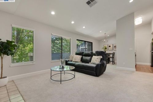 7106 Cross Creek Cir, Pleasanton, CA 94568-2792
