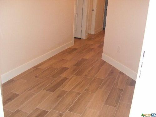 1090 Indian Holw, Spring Branch TX  78070-4130 exterior