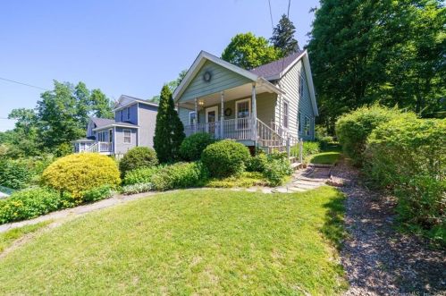 40 Kelly Rd, Waterbury, CT 06762-2112