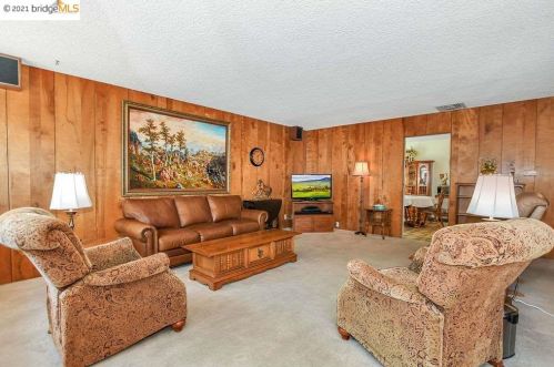 3562 Skylark Dr, Concord CA  94520-1515 exterior