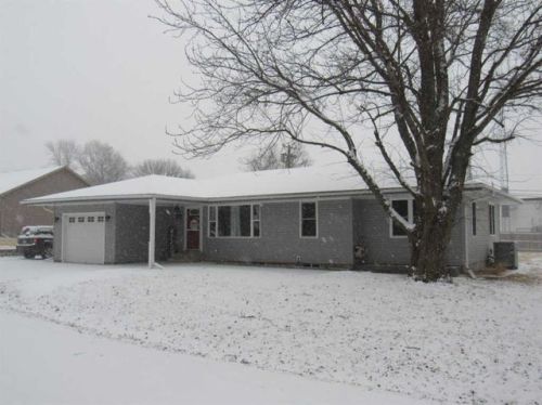 175 1st St, Malcolm, NE 68402-1820