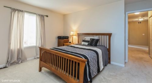 1548 Autumncrest Dr, Bull Valley IL  60014-2942 exterior