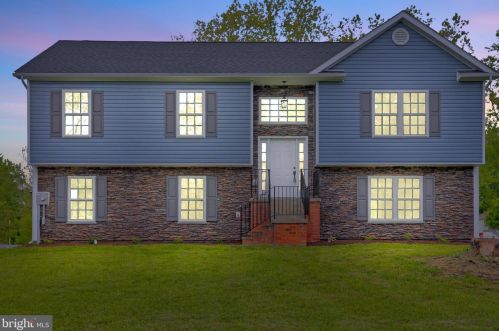 65 Vinca Ln, Falling Waters, WV 25419-4763