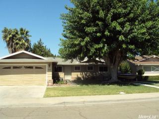 2661 Ball Ct, Turlock, CA 95382-1094