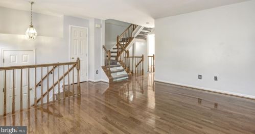 511 Herndon Woods Ct, Herndon VA  20170-5135 exterior