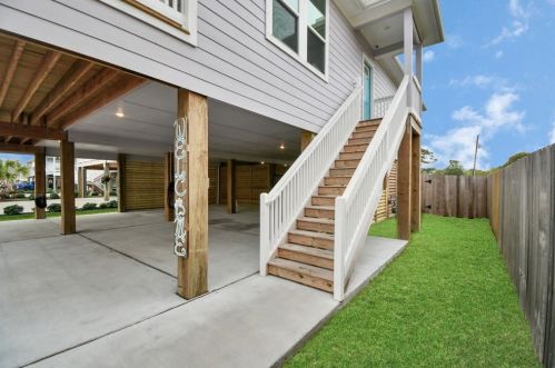 263 Bay Oaks Dr, Morgans Point TX  77571-7007 exterior