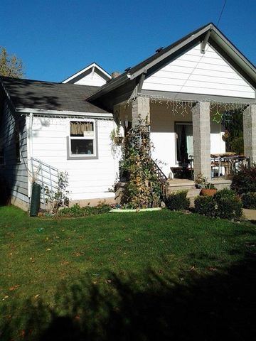 147 Gilbert Ave, Glendale, OR 97442-9743