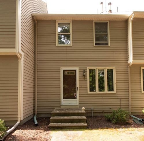 91 Sanwood Dr, Burrillville, RI 02830-1340