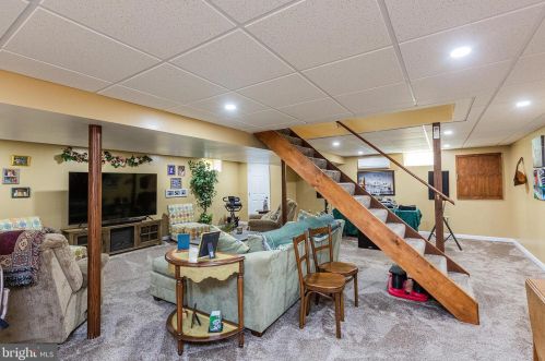 1740 Southport Dr, Lancaster PA  17603-9351 exterior