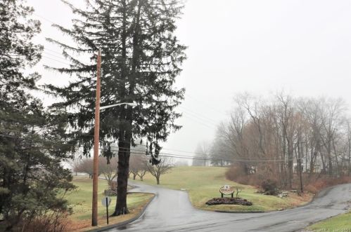 4 Mary St, Huntington CT  06484-6026 exterior
