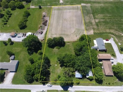 302 Mill St, Summerfield, IL 62289-1085