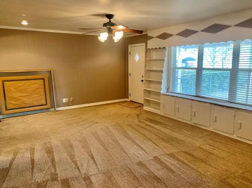 201 Sherman St, Nocona TX 76255-2732 exterior