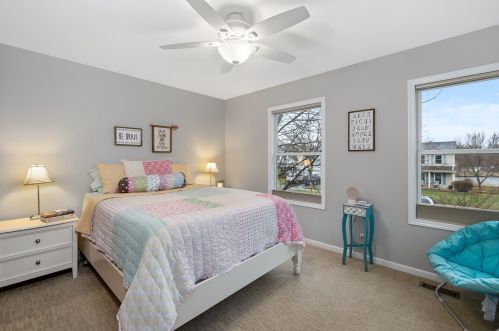 1217 Dogwood Ln, Carol Stream IL  60188-3322 exterior