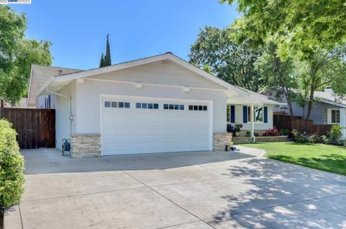 1332 Roselli Dr, Livermore, CA 94550-5839