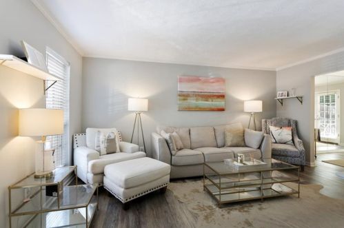 4 Bassett Hall Pl, Atlanta, GA 30318-1404