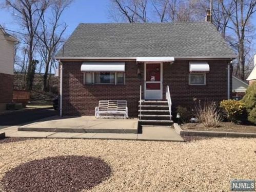 25 Marion Ave, Rochelle Park, NJ 07662-3311