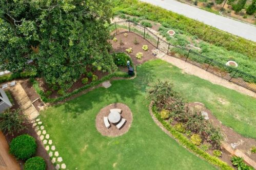 402 Ansley Villa Dr, Atlanta GA  30324-4811 exterior