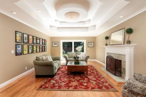 1079 Los Altos Ave, Los Altos CA 94022-1018 exterior