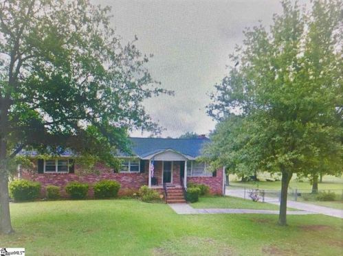17 Hellene St, Greenville, SC 29617-3950