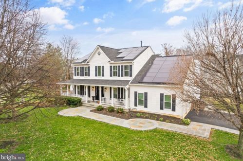 602 Marshall Dr, Leesburg, VA 20176-2398