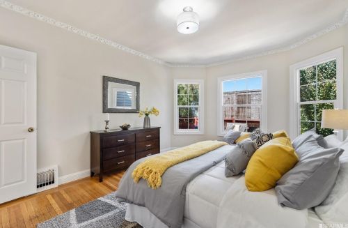 1306 Gilman Ave, San Francisco CA 94124-3243 exterior