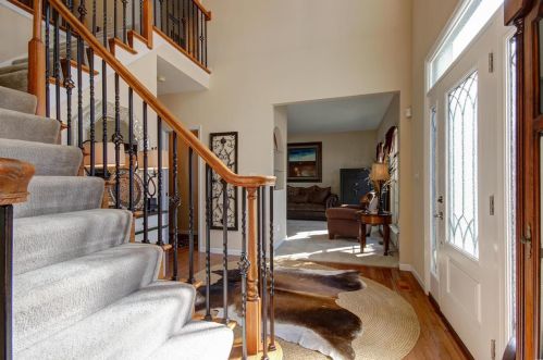 533 Oakwood Dr, Fenton, MO 63026-3566