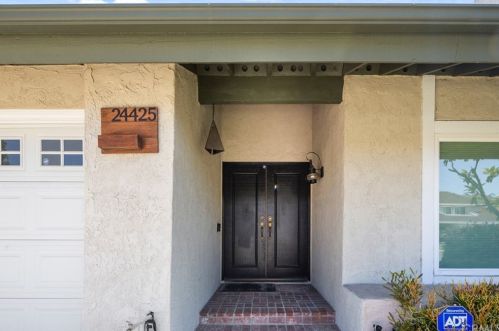 24425 Peacock St, El Toro, CA 92630-1849