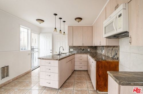 734 Adams St, Glendale CA 91206-2502 exterior