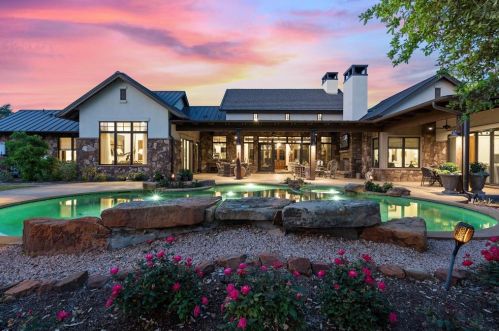 17117 Flagler Dr, Austin TX  78738-7610 exterior
