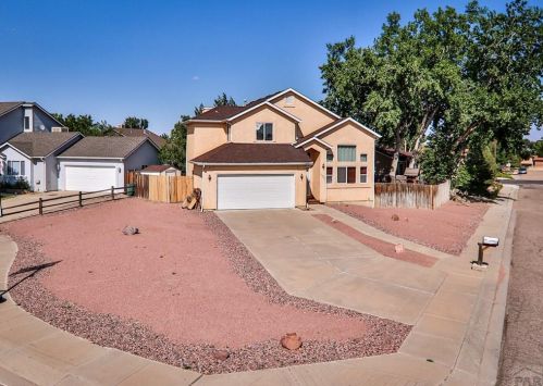 2007 Chism Dr, Pueblo, CO 81008-1869