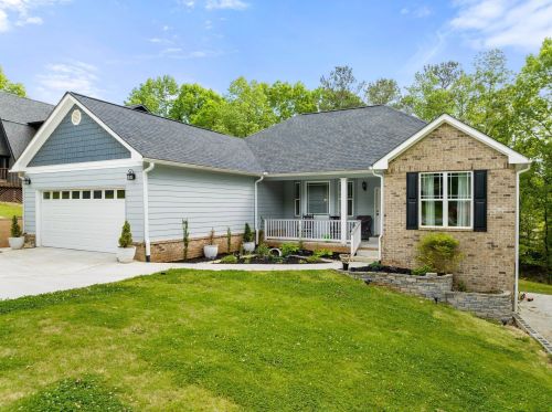 5523 Stone St, Gainesville, GA 30504-2521
