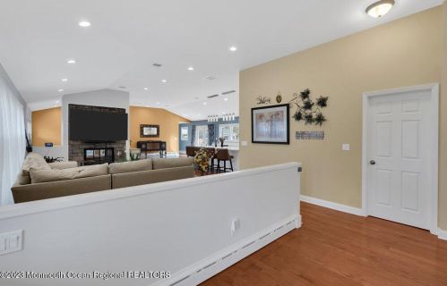 165 New Monmouth Rd, Middletown NJ  07748-2232 exterior