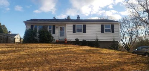 163 Elliot Dr, Colchester, CT 06415-1339