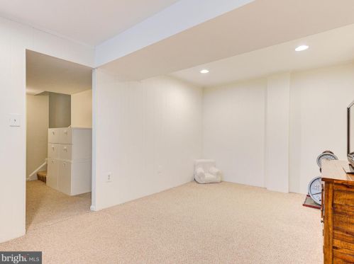 5271 Bradgen Ct, Springfield VA  22151-3505 exterior