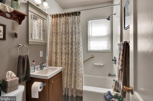 934 Walnut St, Hanover PA 17331-1523 exterior