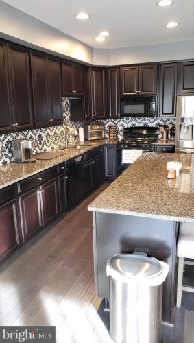 80 Sundance Dr, Trenton NJ 08619-3968 exterior