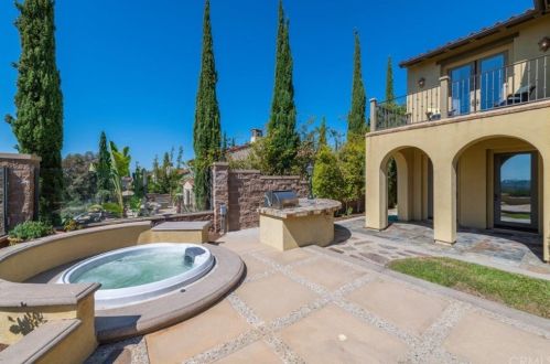 37 Blue Smt, Irvine CA  92603-0168 exterior