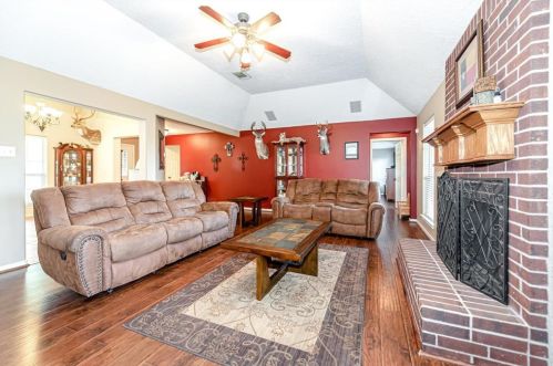 1016 Chateau Wood Pkwy Dr, Conroe TX  77385-9771 exterior