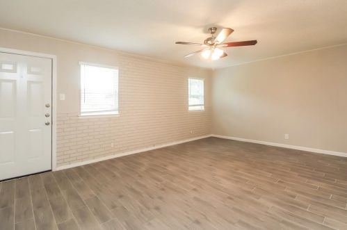 5621 Macdougall Dr, Fort Worth TX  76148-3731 exterior