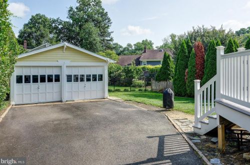 405 Avondale Ave, Haddonfield NJ 08033-2809 exterior