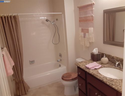 5736 Medallion Ct, Hayward, CA 94552-1708