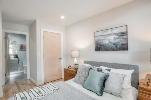 260 Girard St, San Francisco CA 94134-2110 exterior