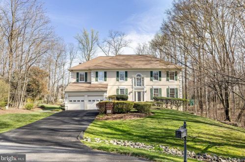 1109 Arboroak Pl, Herndon, VA 20170-2447
